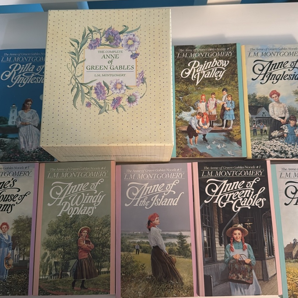 Anne of Green Gables Book Set of 8 - Picture 3 of 6